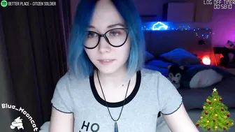 blue_mooncat great girl fucks shaved cunt