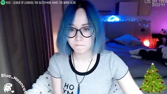 blue_mooncat cheeky busty bitch