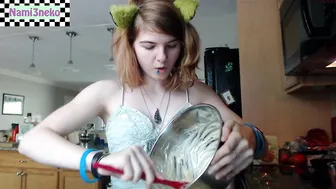 nami3neko naughty brunette seduces with big booty