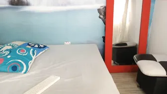 _roxana wonderful caret caresses shaved holes