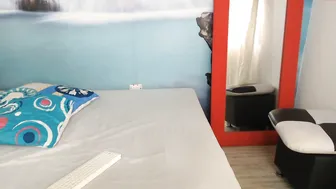 _roxana wonderful caret caresses shaved holes