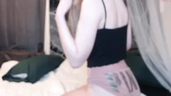 strawberry141 dark haired babe fucks pussy