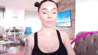 squirtbetty desired woman fucks herself with fingers