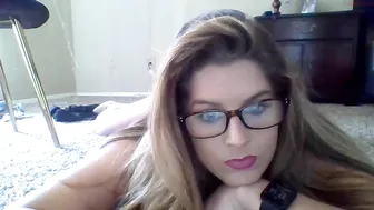 ky_lynn appetizing slut turns a cool ass