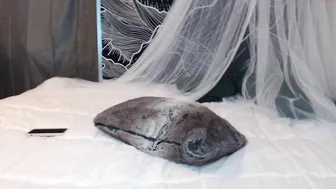 strawberry141 beauty in stockings fucks with phallus