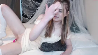 strawberry141 beauty in stockings fucks with phallus