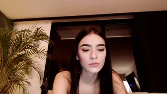 nicolemanson thick blonde body masturbates pussy