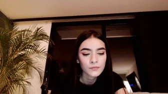 nicolemanson thick blonde body masturbates pussy