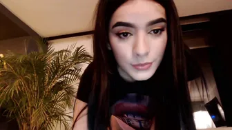 nicolemanson thick blonde body masturbates pussy