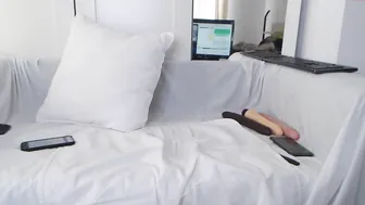 yourkat busty woman chatting in chat