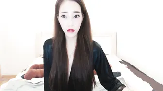 antares_gril jerking on a chair