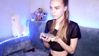 webcampornshow wonderful mother pulls the cap with her fingers