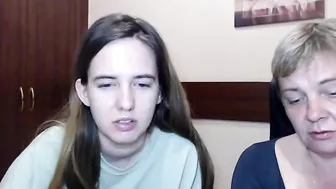 caroline_ellin showed pussy on the street