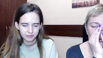 caroline_ellin showed pussy on the street