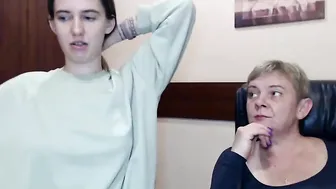 caroline_ellin showed pussy on the street