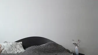 college_girl_ mature chick pulls pussy