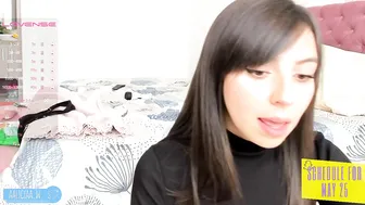 aliciawonder_ beautiful woman jerks off pussy