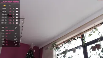 bubblekush7 shows her pussy on the chair