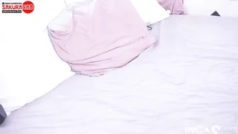 sakuracam black-haired handjob lying on the couch