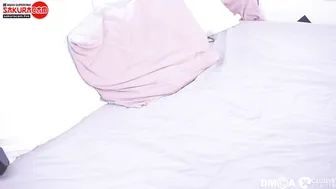 sakuracam black-haired handjob lying on the couch