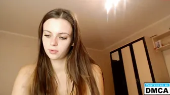 trishanhoward the obstinate queen pulls the cap