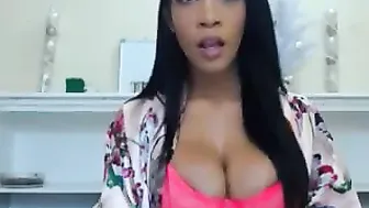 parisbanks mature bbw fucks both holes