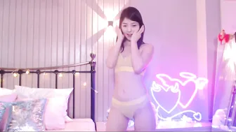 niyamein charming bitch jerks pussy and cums