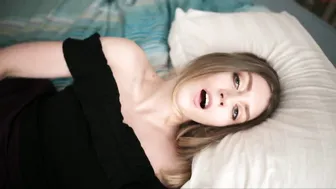 shy_jane old woman fucks herself with two toys in both holes
