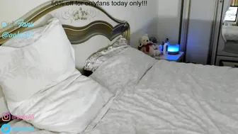 oksanafedorova blonde slut caresses shaved cunt