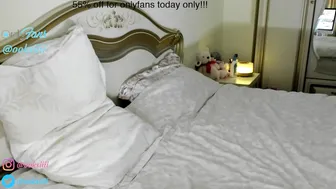 oksanafedorova blonde slut caresses shaved cunt