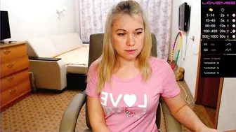 Misslyolika lady performs a gorgeous striptease