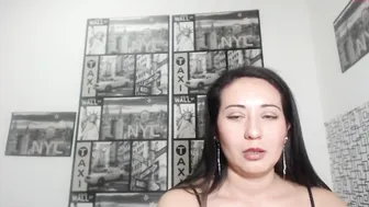 angela__s blonde babe bares her tits