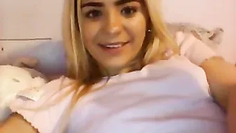 angel5500 mature babe jerks both holes