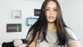 allisonpalmer dick shows off her shaved cunt