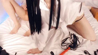 amber_tan luxurious chick caresses lips sex
