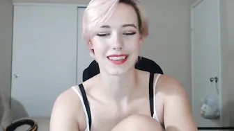 alicen0 shrews passionately fucks anus