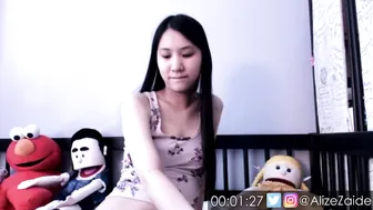 alizezaide skinny in stockings pulls pussy