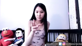 alizezaide skinny in stockings pulls pussy