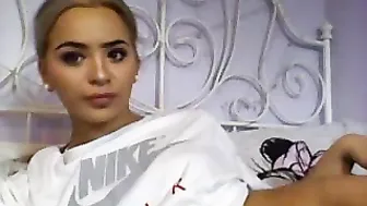 angel5500 luxurious harlot poses in fr