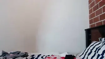 alexis_king gorgeous babe licks dildo