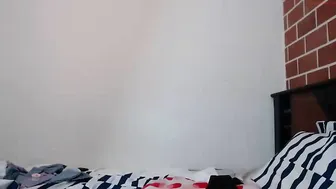 alexis_king gorgeous babe licks dildo