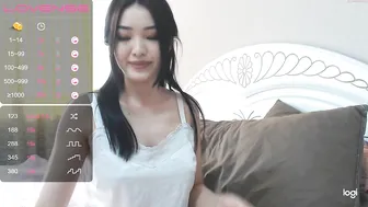 lili_pie adult skin masturbates with fingers