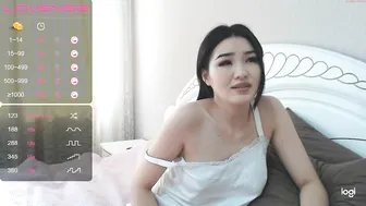 lili_pie adult skin masturbates with fingers