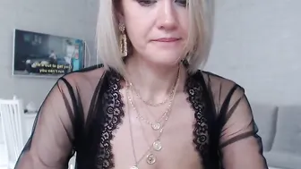 alexiangel crazy doll doll masturbates pussy