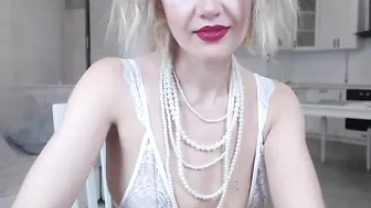 alexiangel naughty slut fucks anus phallus