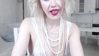 alexiangel naughty slut fucks anus phallus