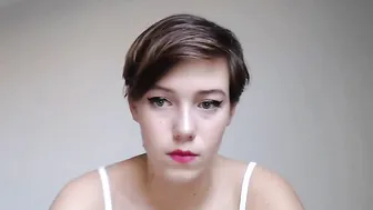 alicen0 undresses and shows puffy bread