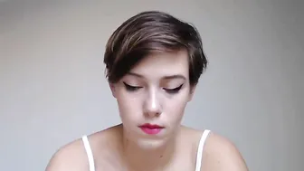 alicen0 undresses and shows puffy bread