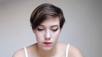 alicen0 undresses and shows puffy bread