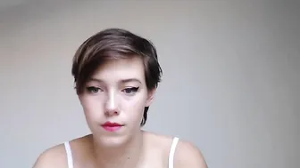 alicen0 undresses and shows puffy bread